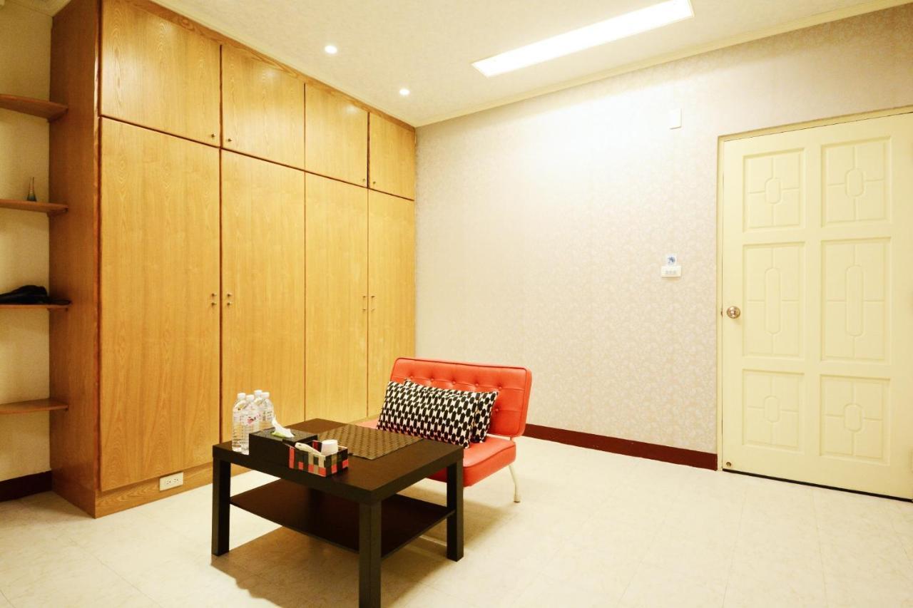 Ariyoshi Ya Apartment Tainan Exterior photo